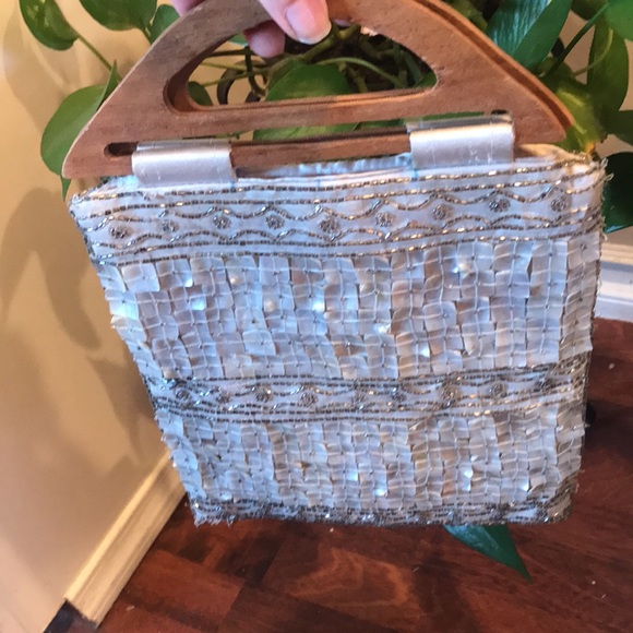 Vintage Mother of Pearl Purse - Picture 3 of 11
